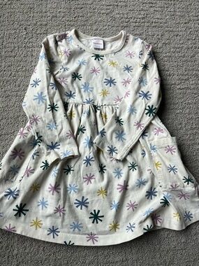 Hanna Andersson White Snowflake dress 110cm/US 4